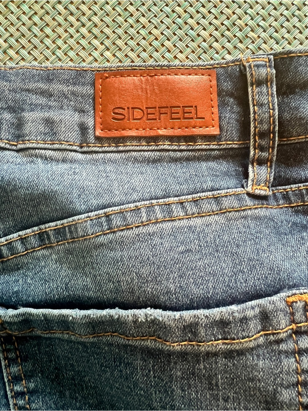 Barrel High-Rise Women’s Jeans in Blue - Picture 3 of 7